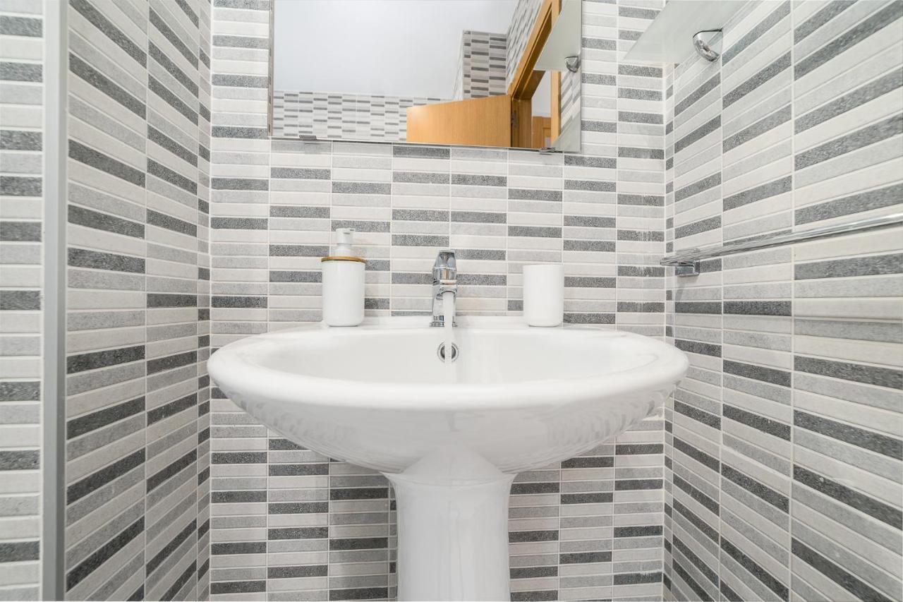 Malaga Suite Picasso With Swimming Pool And Parking In The Center! Exterior photo