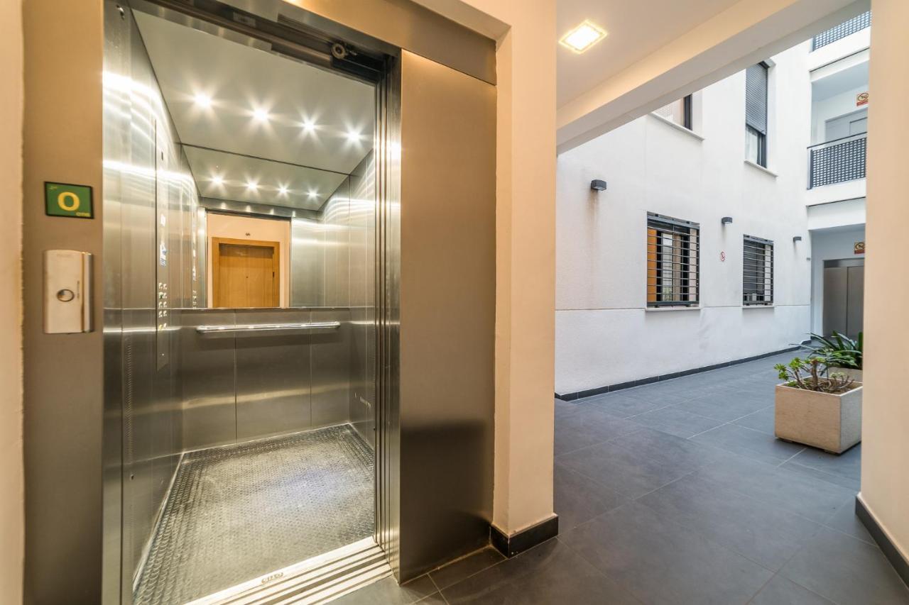 Malaga Suite Picasso With Swimming Pool And Parking In The Center! Exterior photo